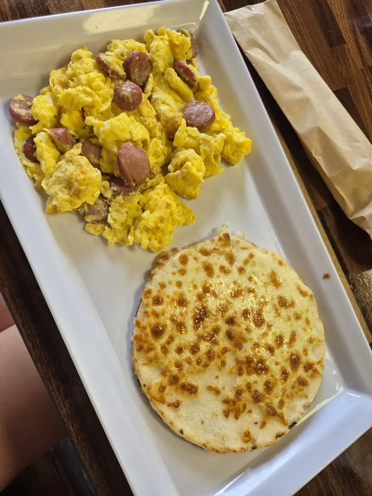 Campesino Revueltos- Arepa Con Queso